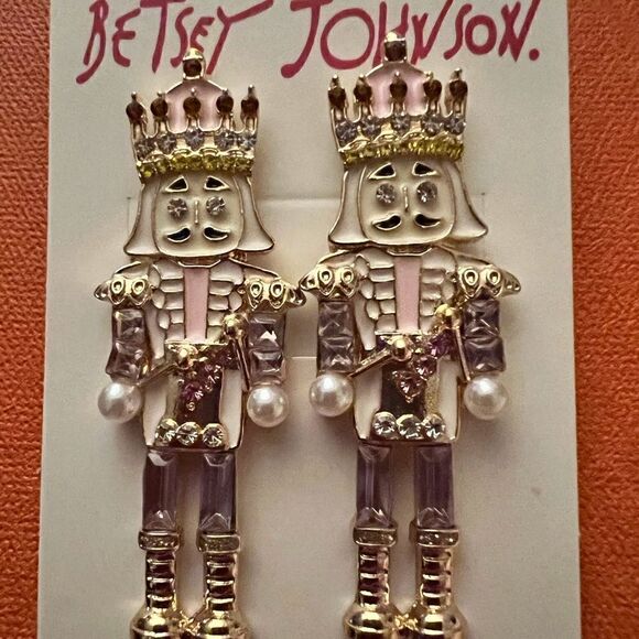 💛 🎉🎉🎉HOST PICK 🎉🎉🎉Betsey Johnson NEW festive Nutcracker earrings 🎉🎉🎉💛 - Picture 1 of 8